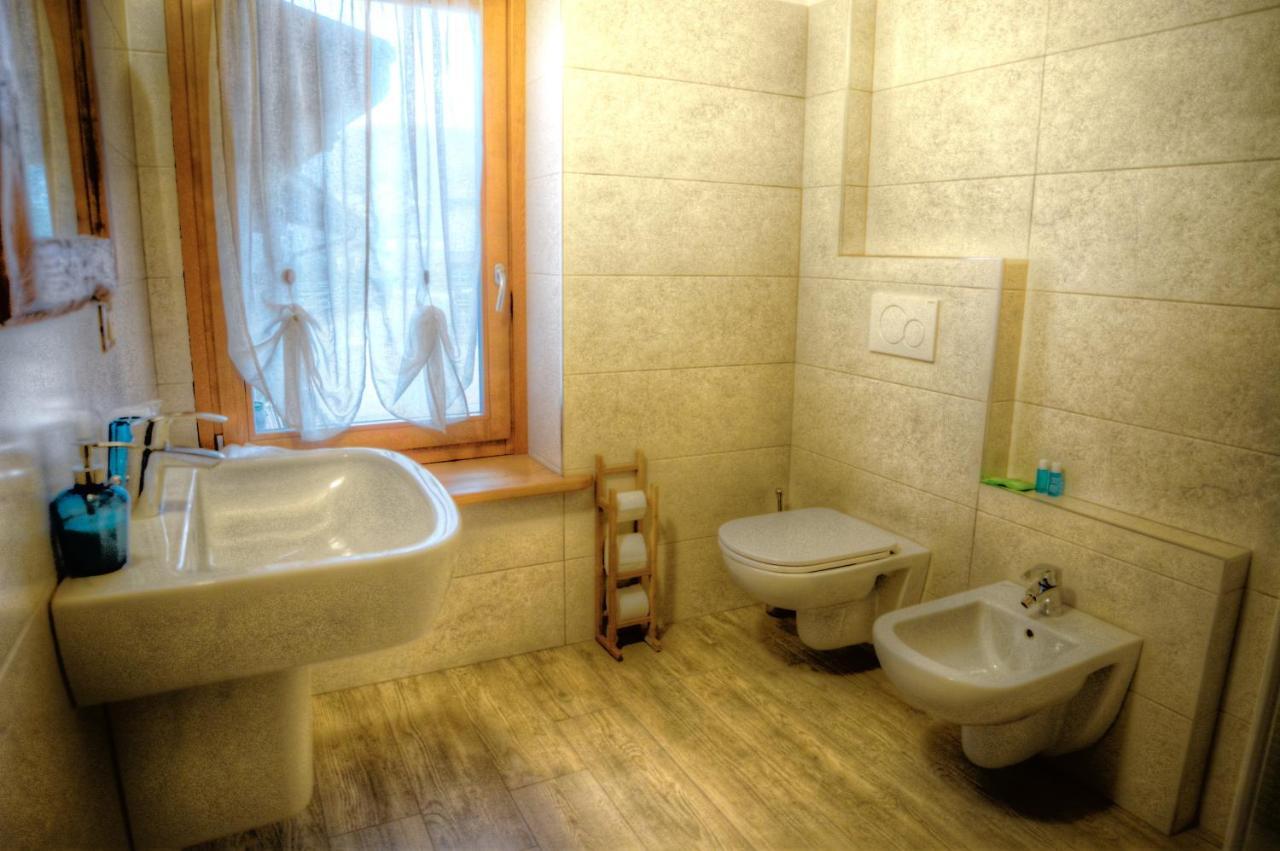 Cascina Del Sole Villa Asso Luaran gambar